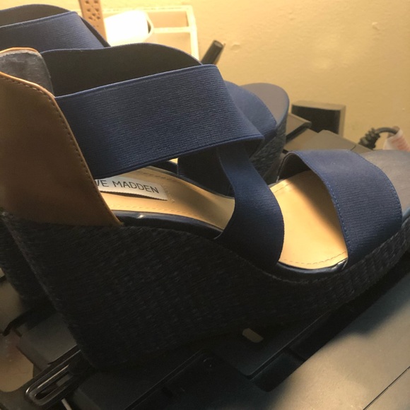 Steve Madden Wedge Sandal - Picture 5 of 11